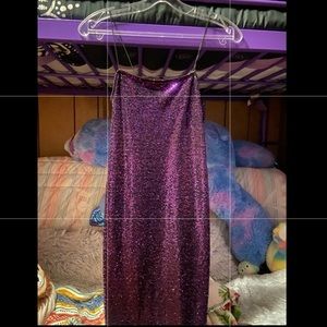 Stretchy tight fitting homecoming dress only been worn once.